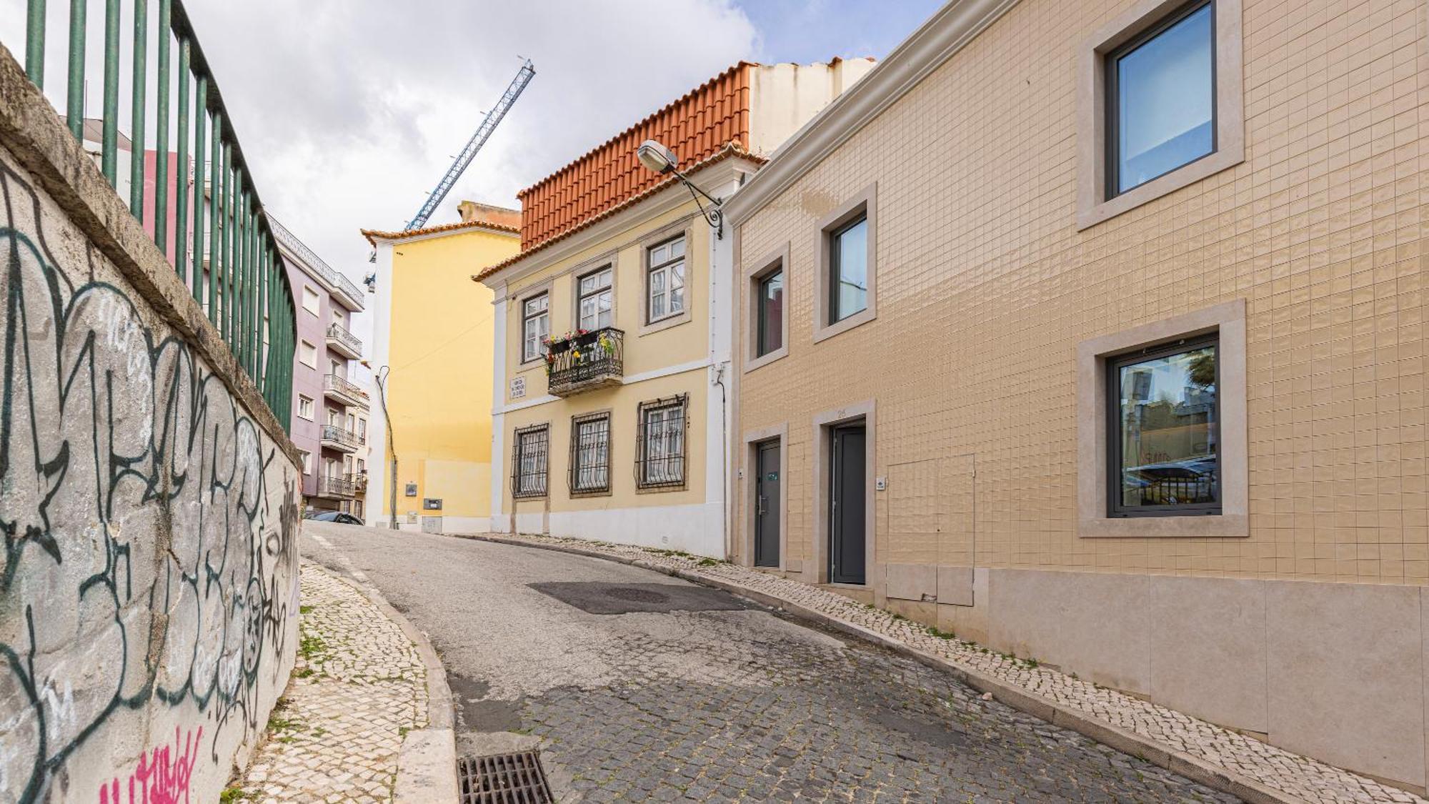 Classy 2Bdr House With Balcony By Lovelystay Lisbon Exterior photo